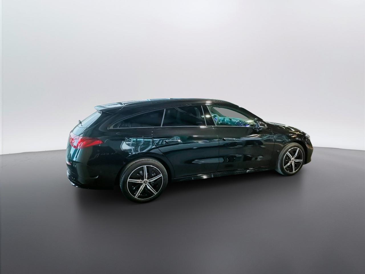 Mercedes-Benz CLA 250+ con tecnologia EQ