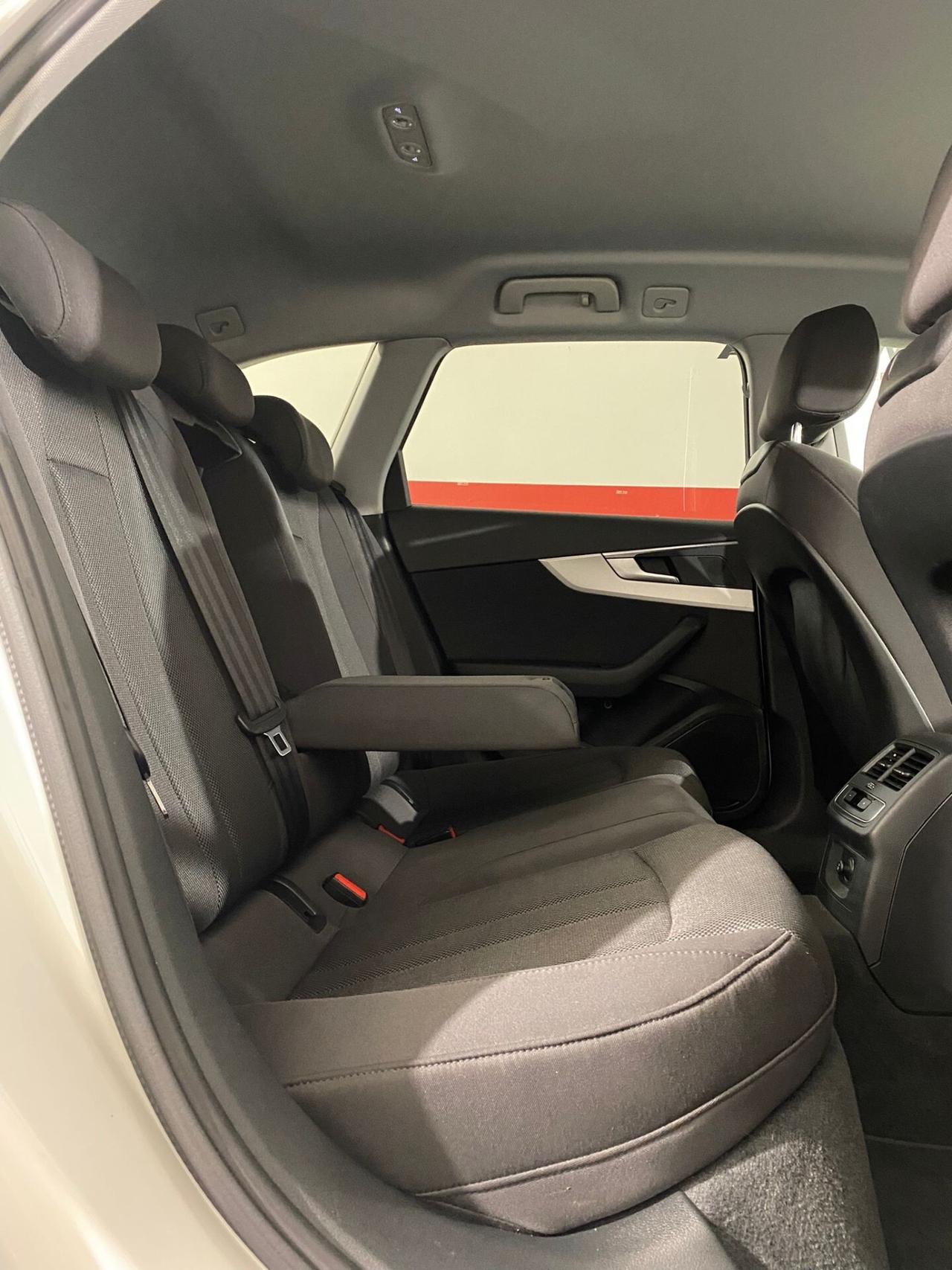Audi A4 Avant 30 TDI/136 CV S tronic * SOLO 45000KM*