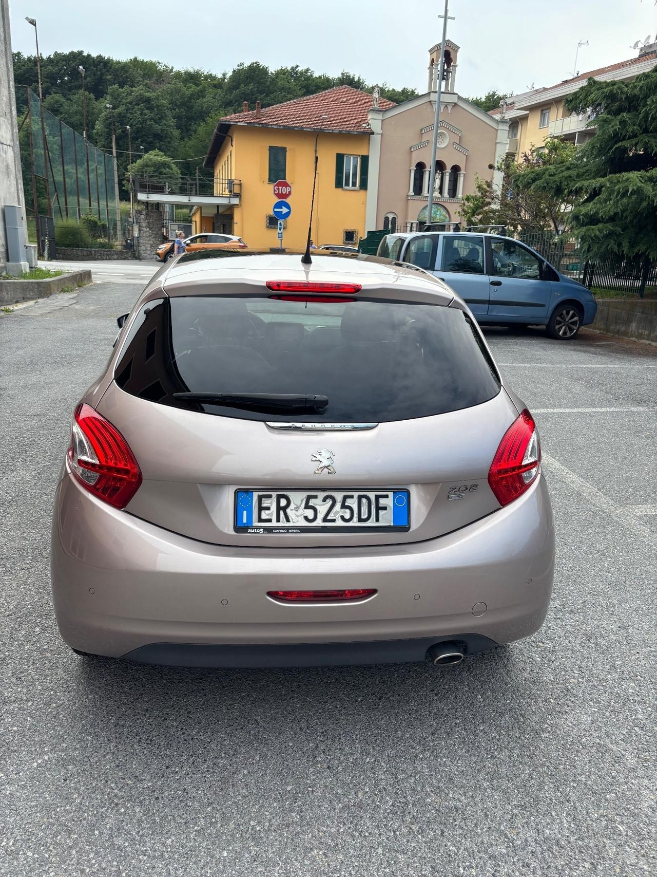 Peugeot 208 1.6 e-HDi 115 CV Stop&Start 3 porte XY