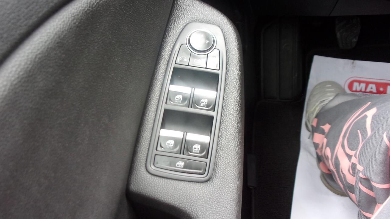 Renault Clio TCe 12V 100 CV GPL 5 porte Intens