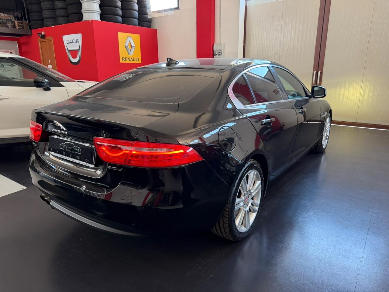 Jaguar XE 2.0 D Turbo aut. Portfolio