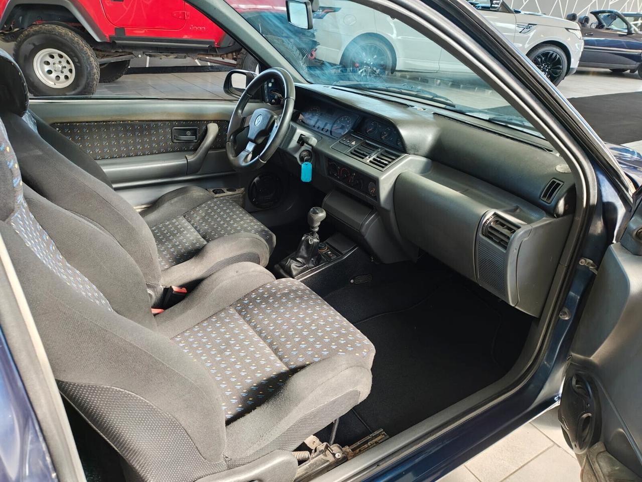 Renault Clio 1.8i 16V cat
