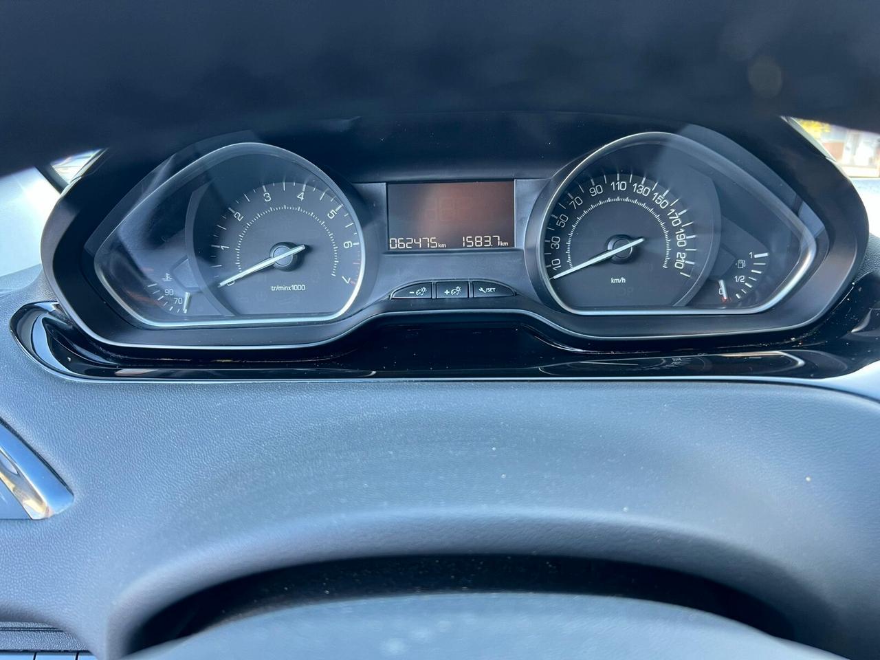 Peugeot 208 PURE TECH LIKE