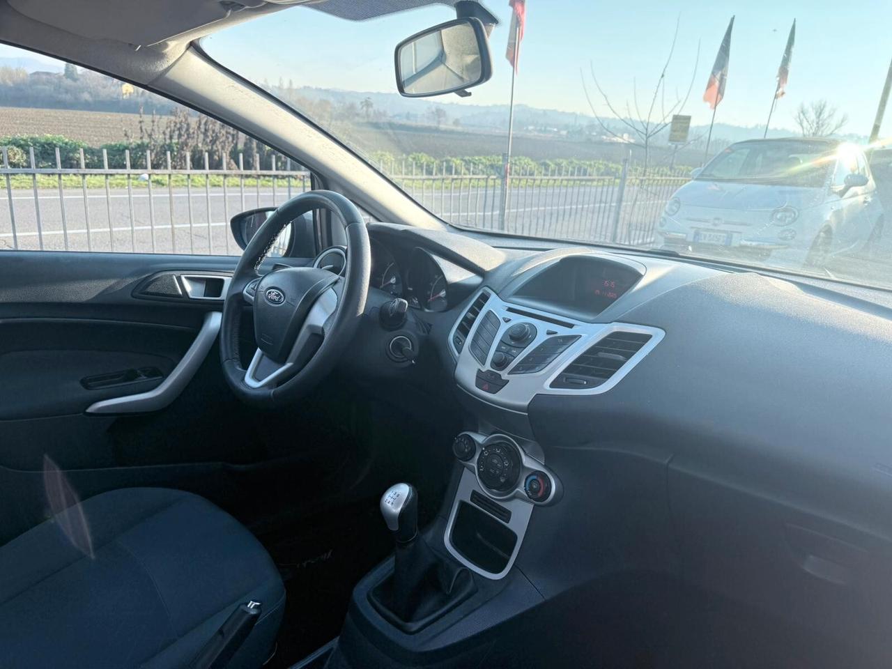 Ford Fiesta 1.2 BENZINA 2012 NEOP.