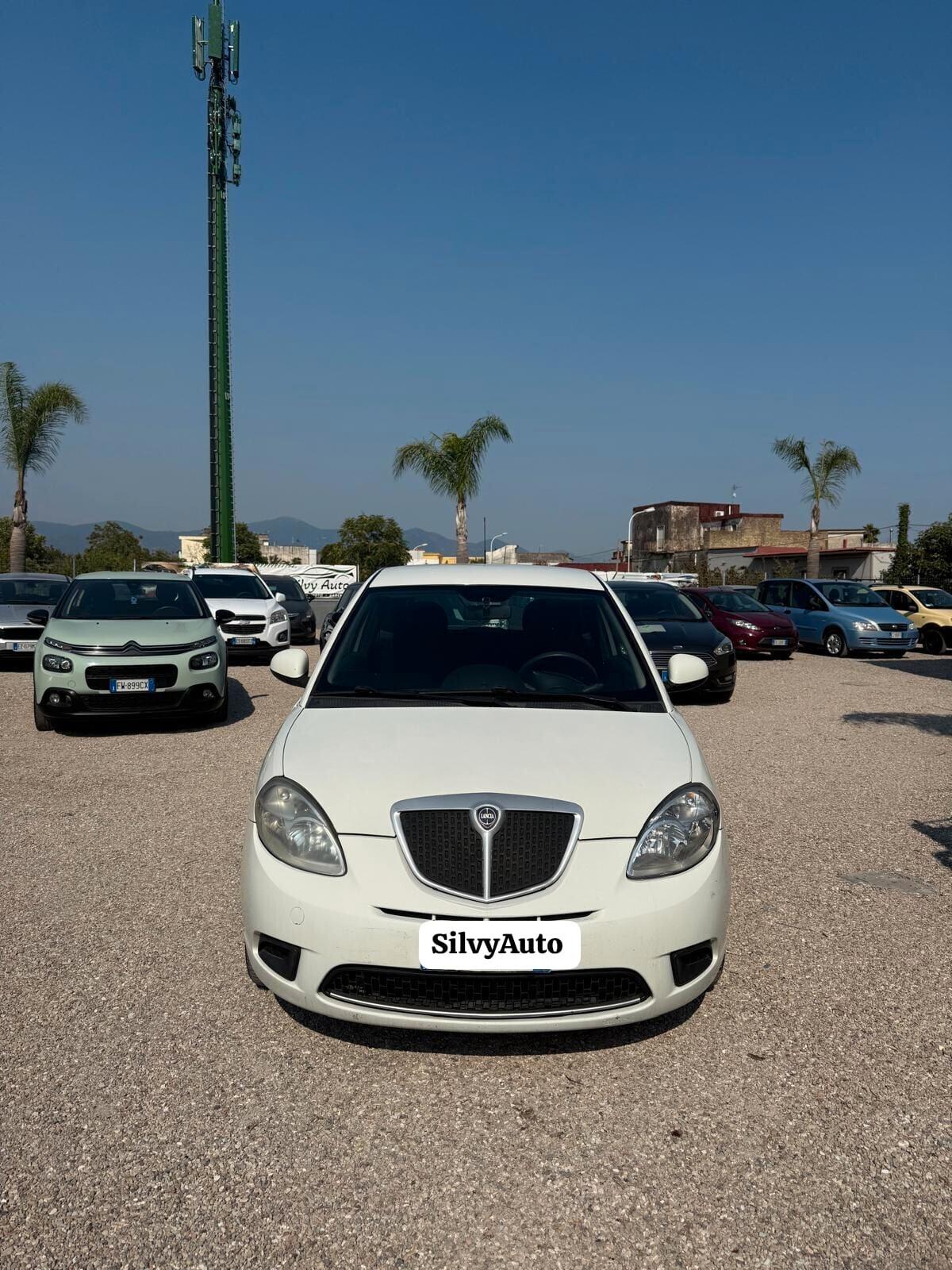 Lancia Ypsilon 1.3 MJT 75 CV E-Collection