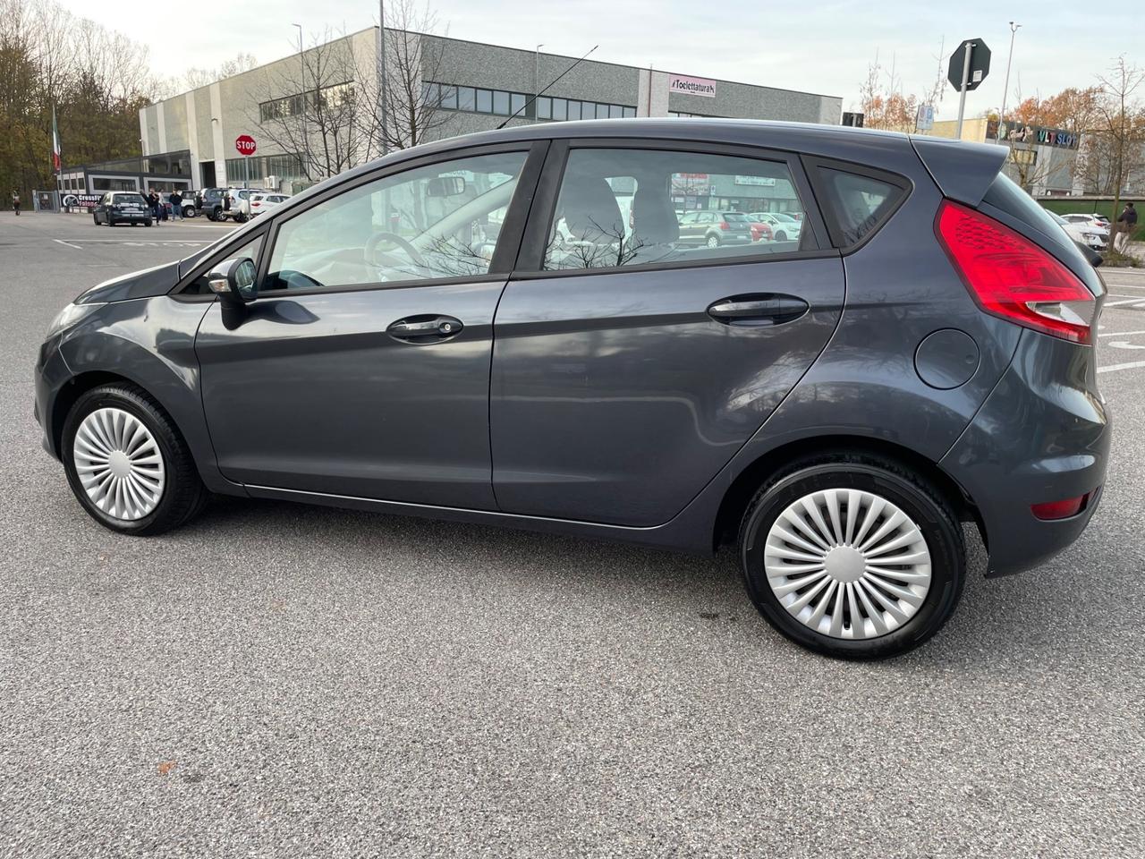 Ford Fiesta 1.4 5 porte Bz.- GPL Titanium*Neo patentati *