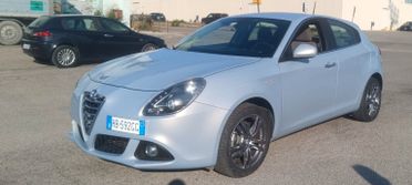 Alfa Romeo Giulietta 1.6 JTD105 cv ok neopatentati.