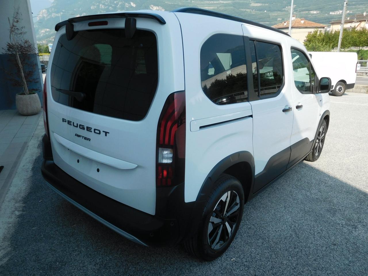 Peugeot Rifter BlueHDi 130cv S&S EAT8 GT Standard