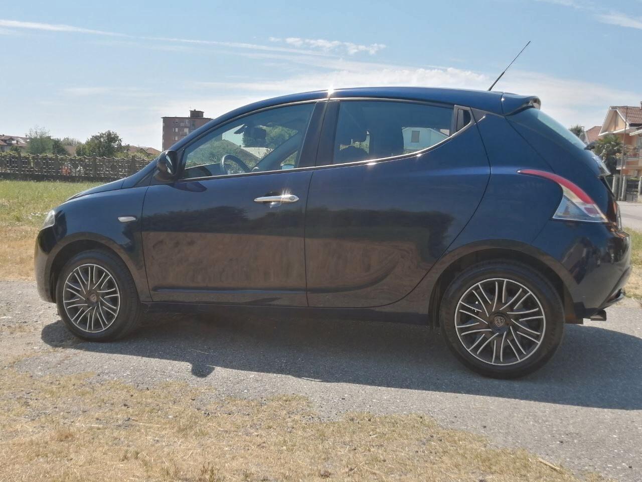 Lancia Ypsilon 1.2 69 CV 5 porte Gold