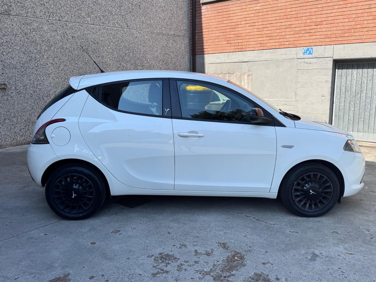 Lancia Ypsilon 1.2 69 CV 5 porte GPL Ecochic Gold