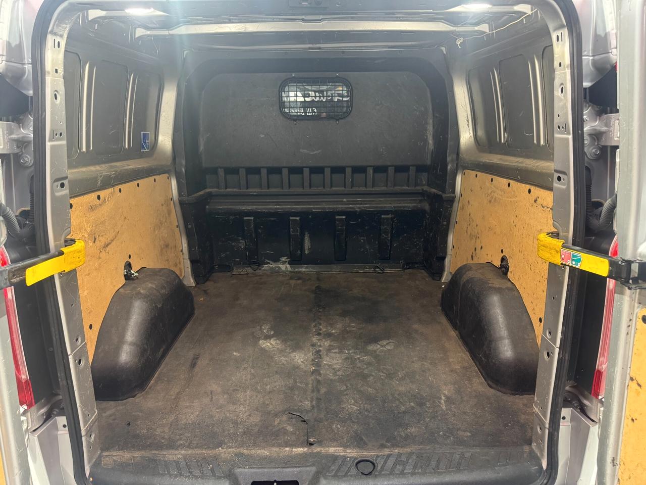 Ford Tourneo Custom TRANSIT 2.0TDCi 130CV 300 L2H1 Trend