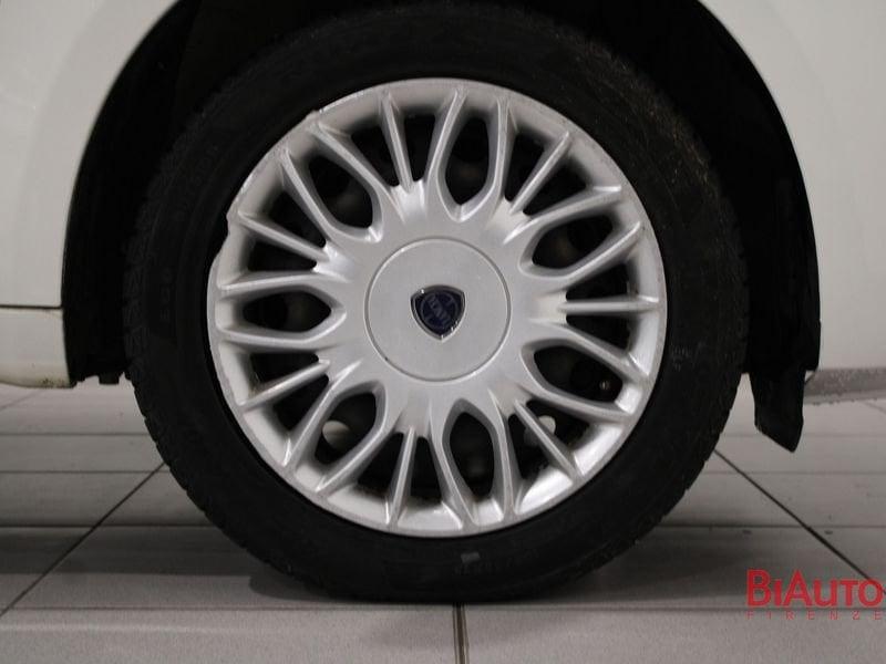 Lancia Ypsilon Ypsilon 1.2 69 CV 5 porte Silver