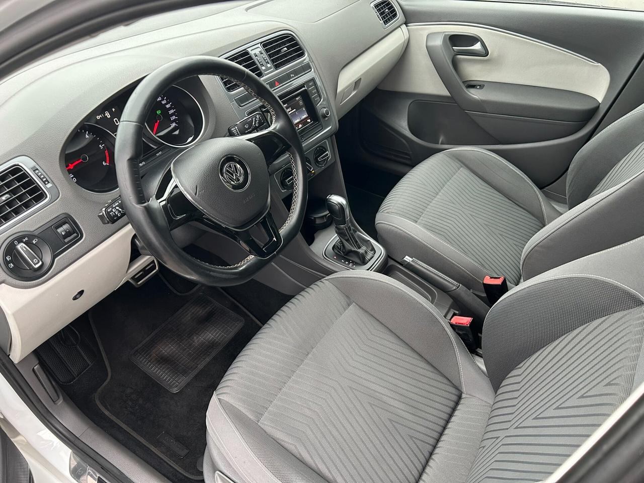 VW POLO 1.4 TDI 90CV DSG - EURO 6B - NEOPATENTATI