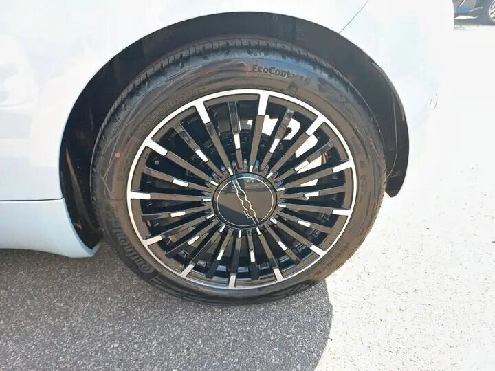 Fiat 500 Elettrica La Prima