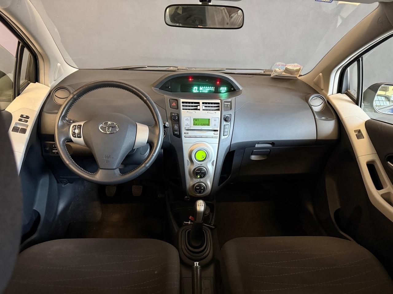 Toyota Yaris 1.0 5 porte Sol