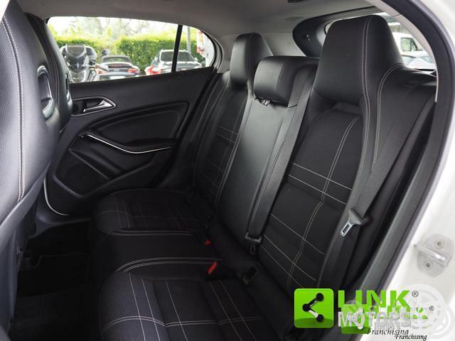 MERCEDES-BENZ GLA 200 d Sport autom