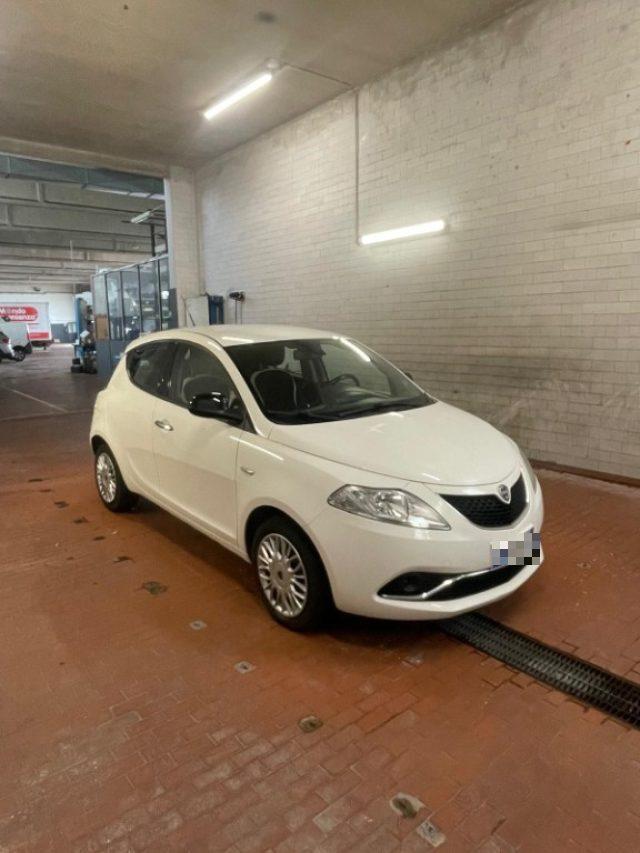 LANCIA Ypsilon 1.2 69 CV 5 porte Gold