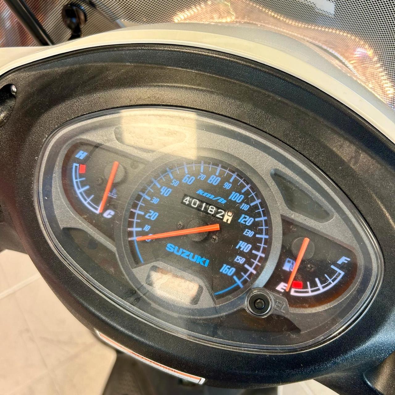 Suzuki Sixteen 200
