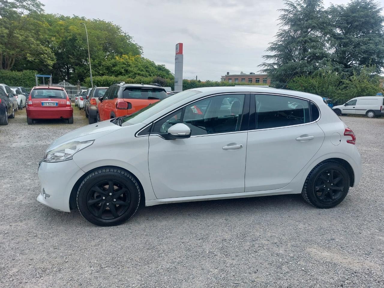 Peugeot 208 1.2 VTi 82 CV 5 porte Active OK NEOPATENTATI