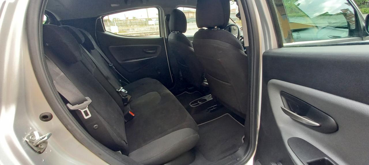 Lancia Ypsilon Benzina cc. 1.242 - 5 Porte 5 Posti UTILIZZABILE ANCHE PER I NEOPATENTATI.