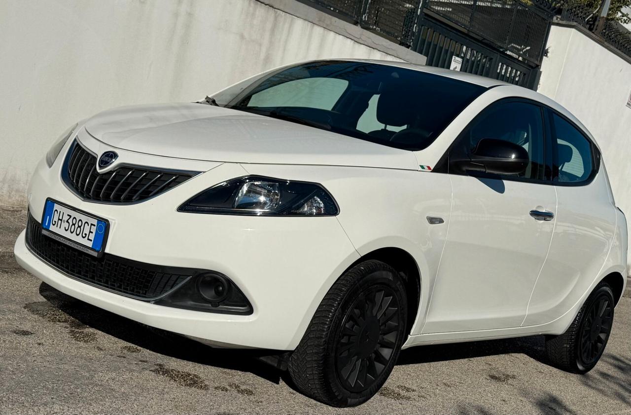 Lancia Ypsilon 1.0 FireFly 5 porte S&S Hybrid Ecochic Gold