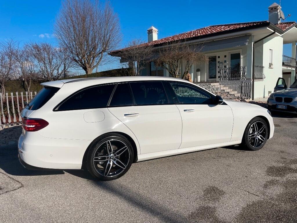 Mercedes-Benz E 220 d S.W. 4Matic Auto AMG Line