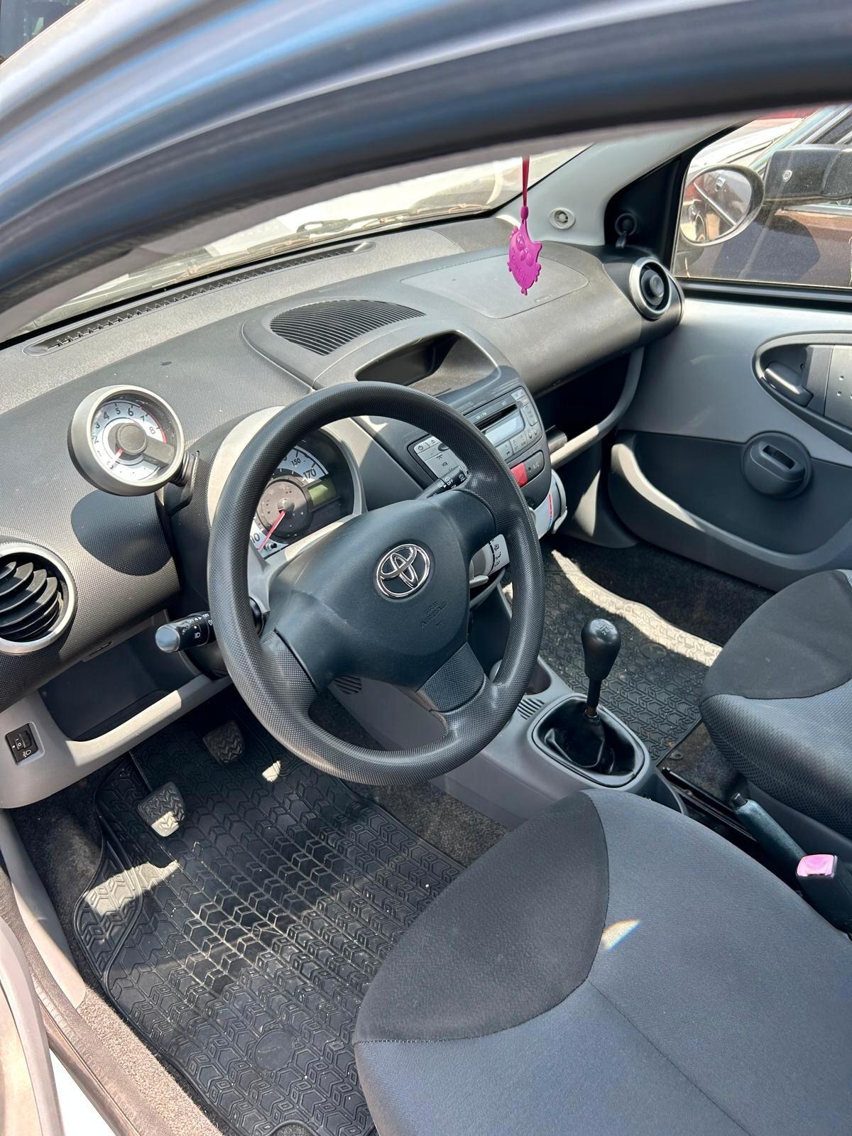 Toyota Aygo 1.0 12V VVT-i 5 porte Sol