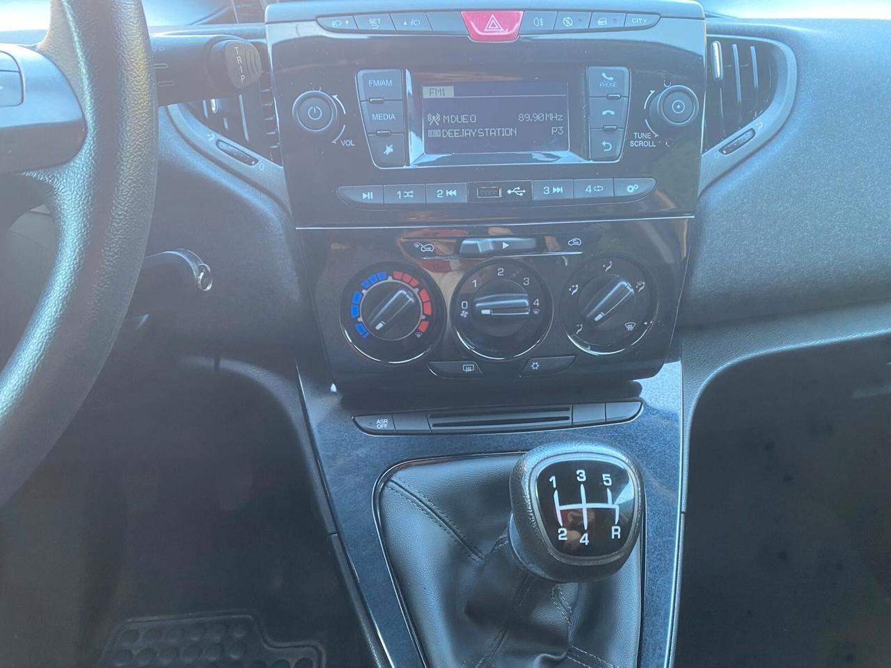 Lancia Ypsilon 1.2 69 CV 5 porte S&S Gold