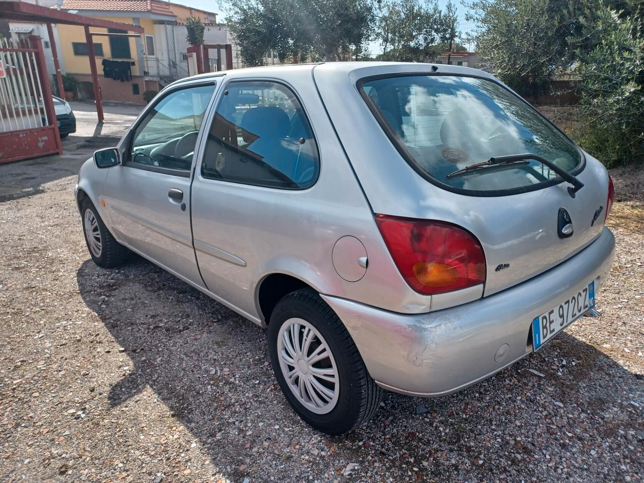 Ford Fiesta 1.2i 16V cat 3 porte Ghia