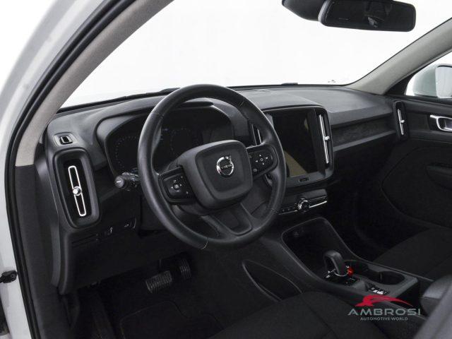 VOLVO XC40 T2 Momentum Core