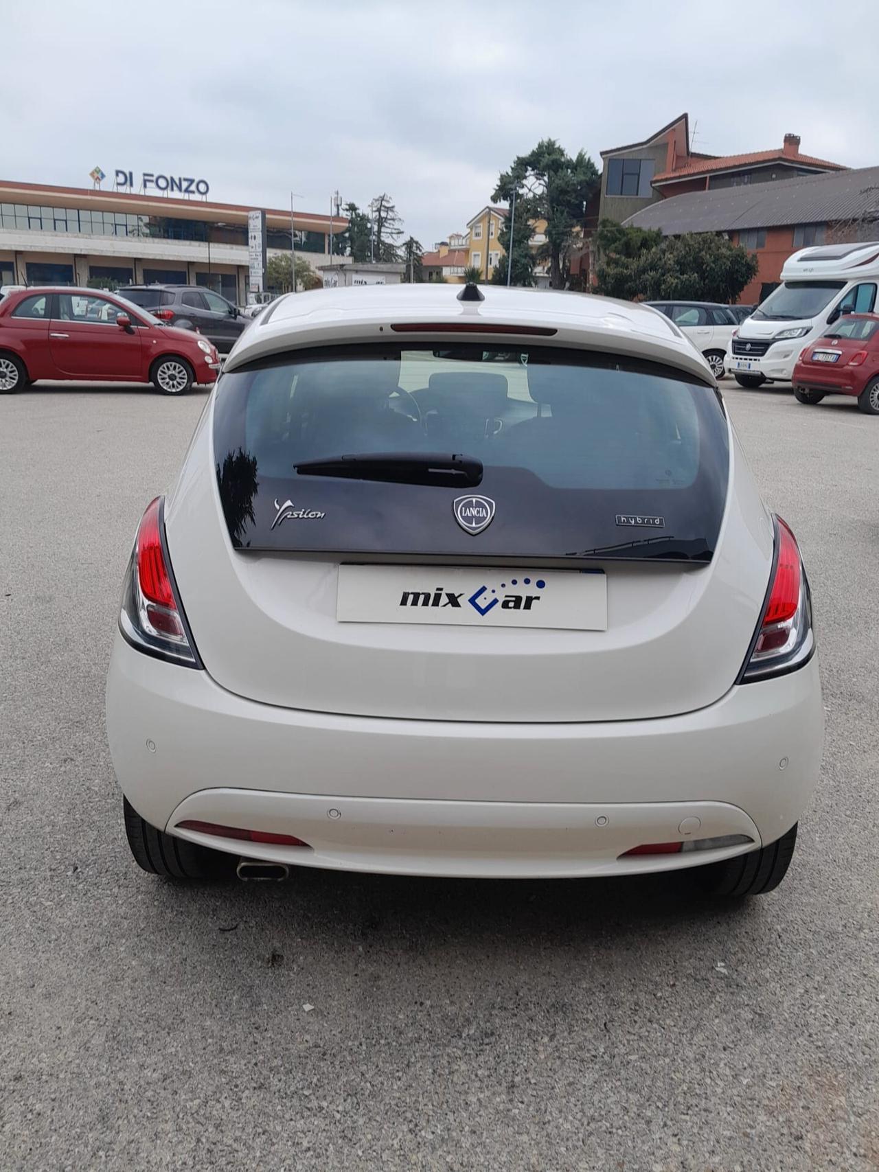 Lancia Ypsilon 1.0 FireFly 5 porte S&S Hybrid Ecochic Gold
