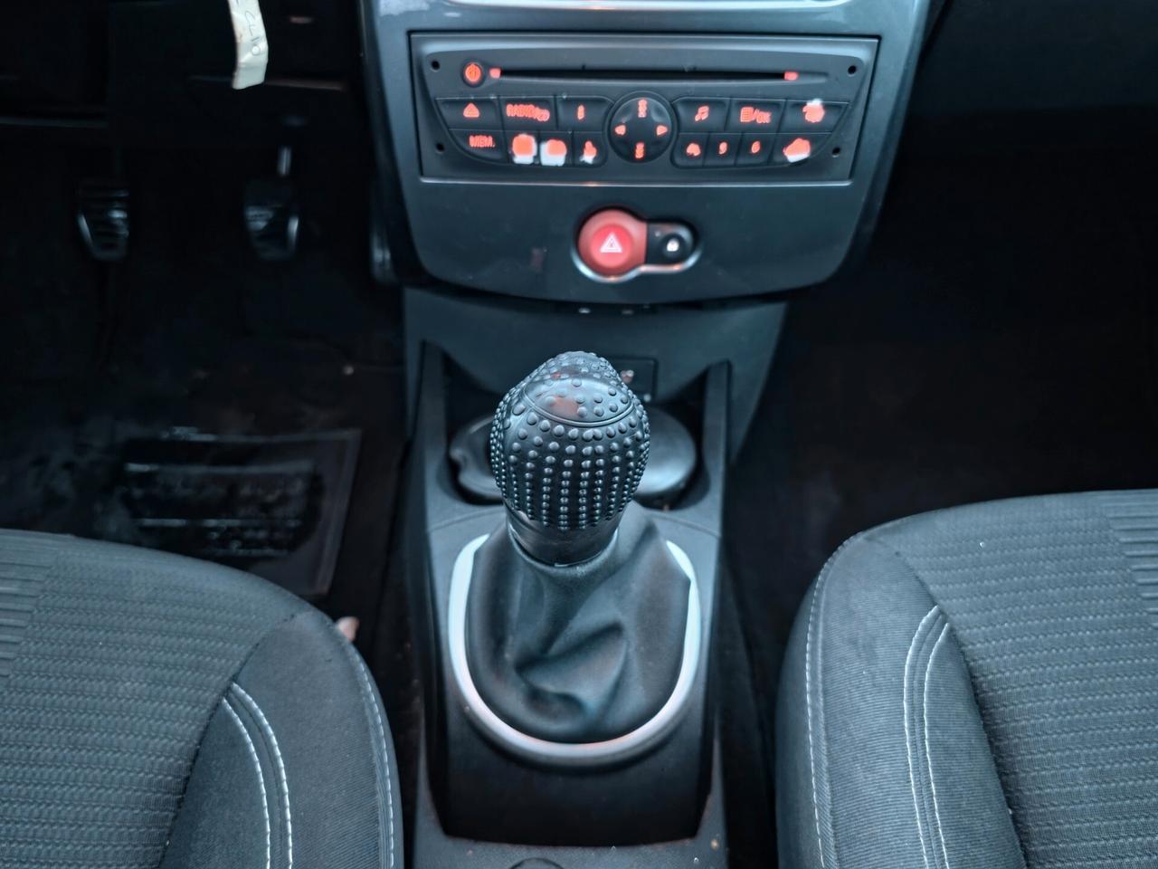 Renault Clio 1.2 16V 5 porte Luxe 2010-E4 Manuale NEO