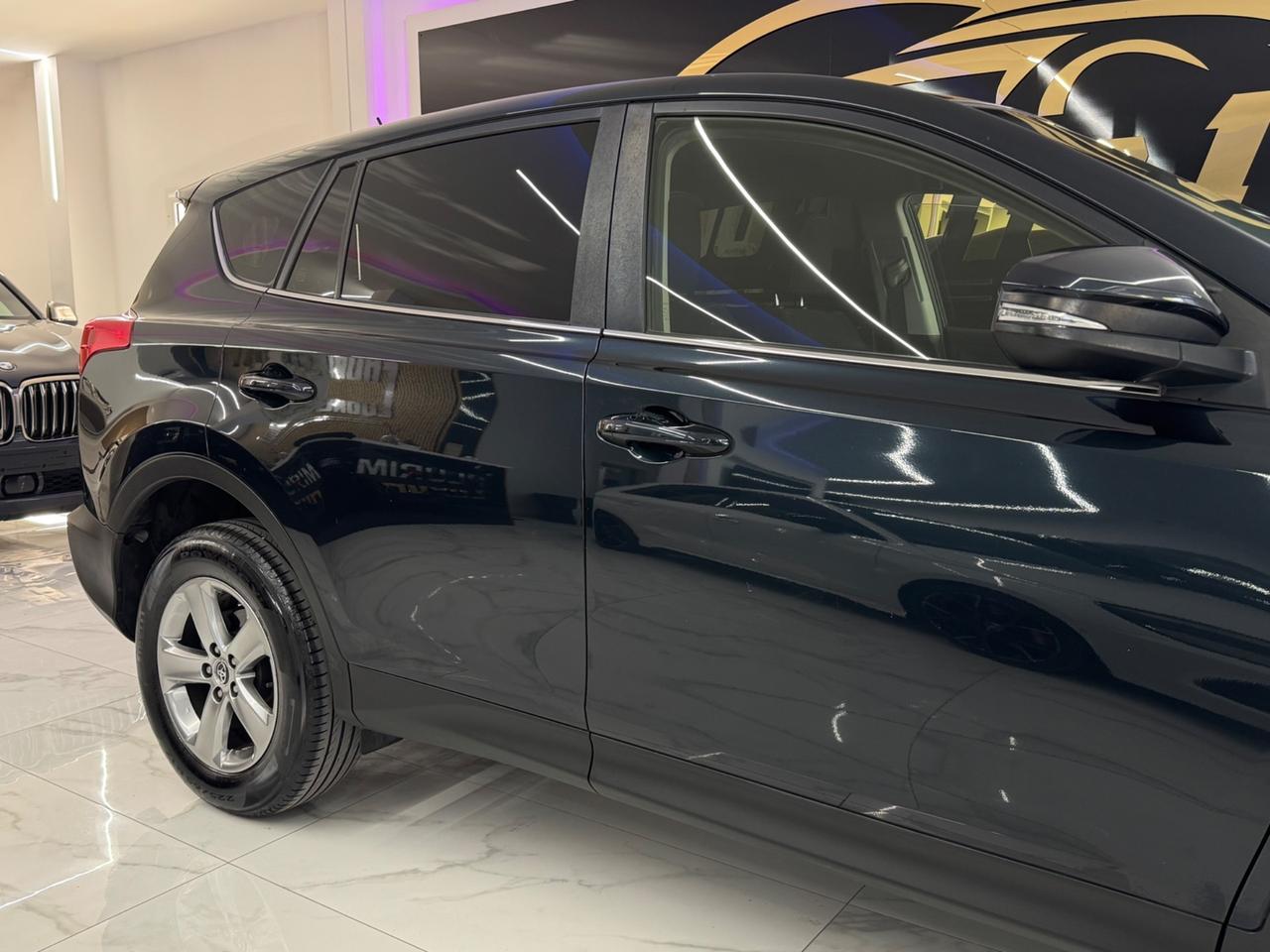 Toyota RAV4 2.0 D-4D 2WD Full Optional