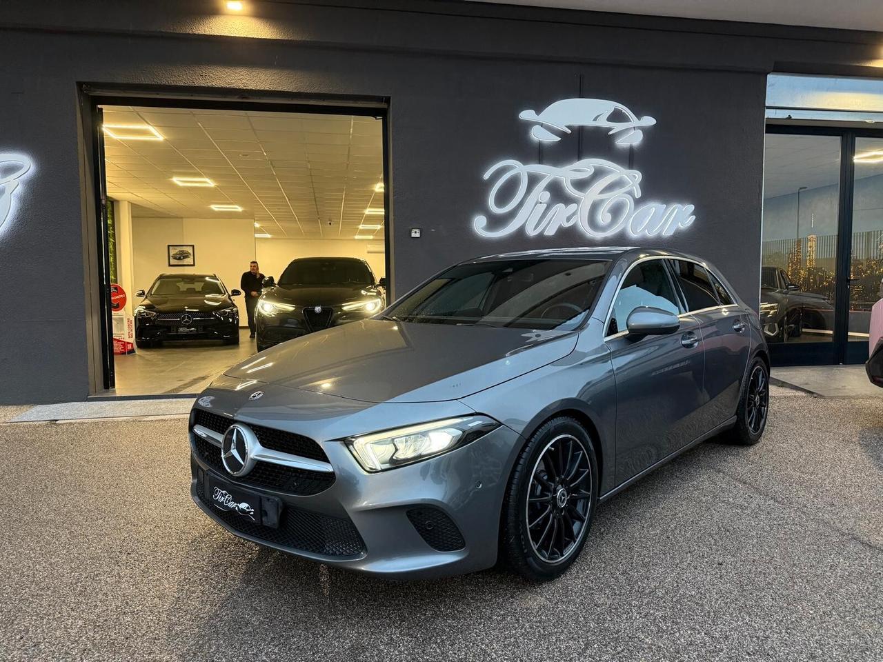 MERCEDES BENZ CLASSE A 180D SPORT 1.5 116CV PELLE NAVI CAM ANNO 2019
