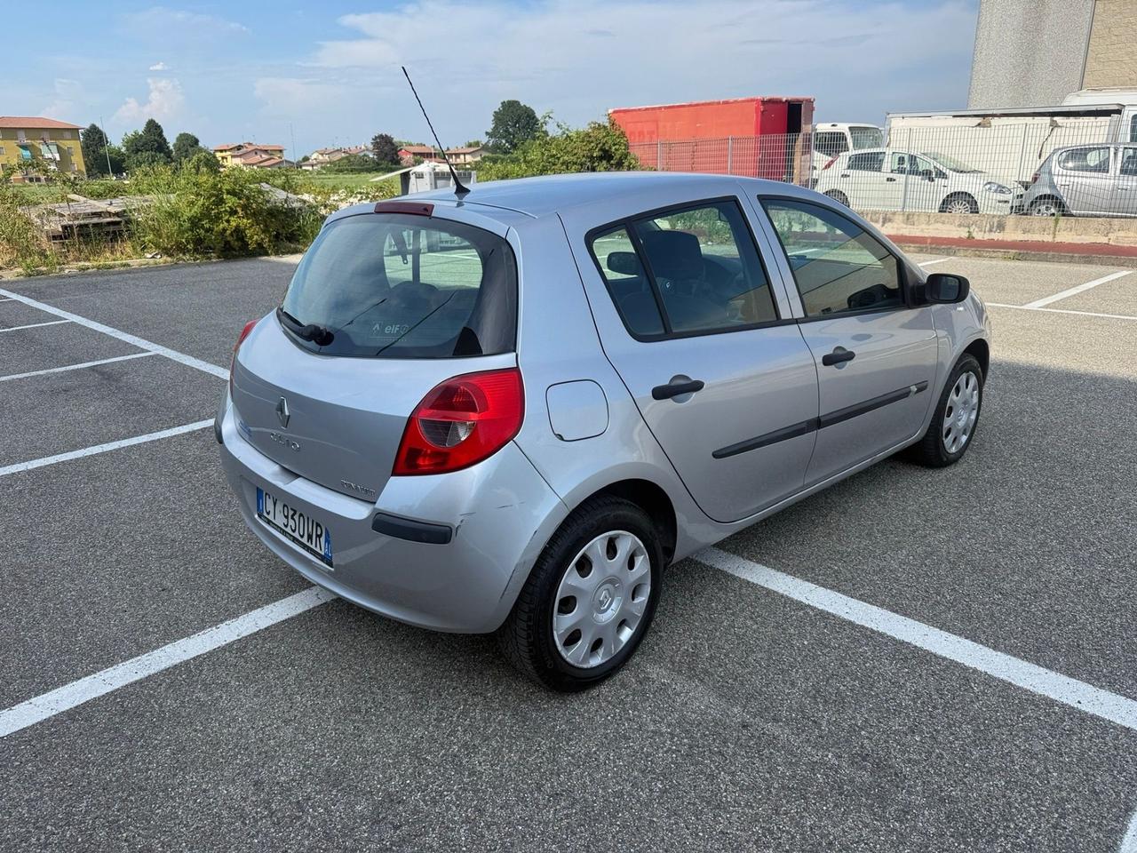 Renault Clio 1.4 16V 5 porte Luxe