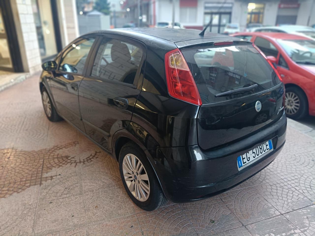 FIAT GRANDE PUNTO 1.2 -VISTA E PIACIUTA -Euro 1490