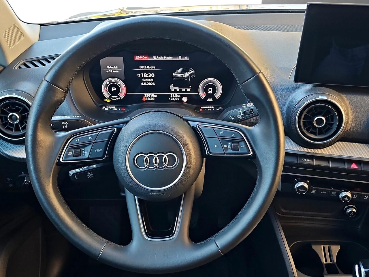 Audi Q2 35 TDI S LINE Identity Black