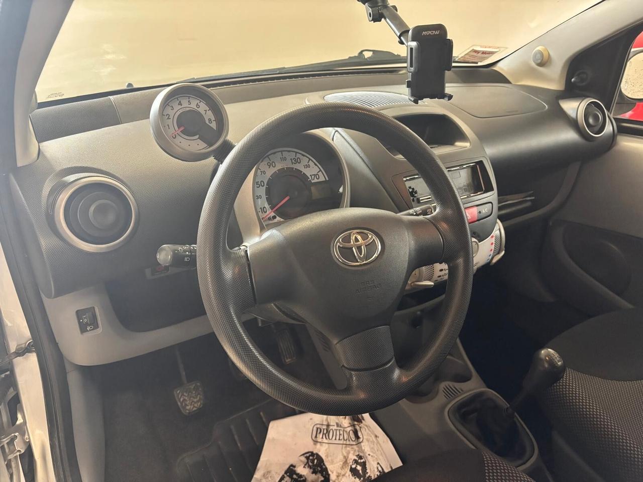 TOYOTA AYGO ANNO 2010 BZ 1.0 ADATTA NEOPATENTATI KM 144 MILA