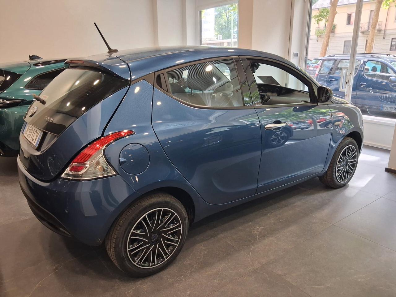 Lancia Ypsilon 1.0 FireFly 5 porte S&S Hybrid Gold