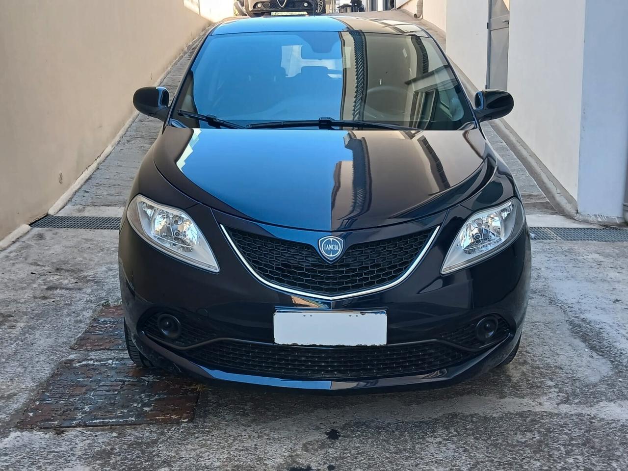 Lancia Ypsilon 1.2 69 CV 5 porte S&S Gold