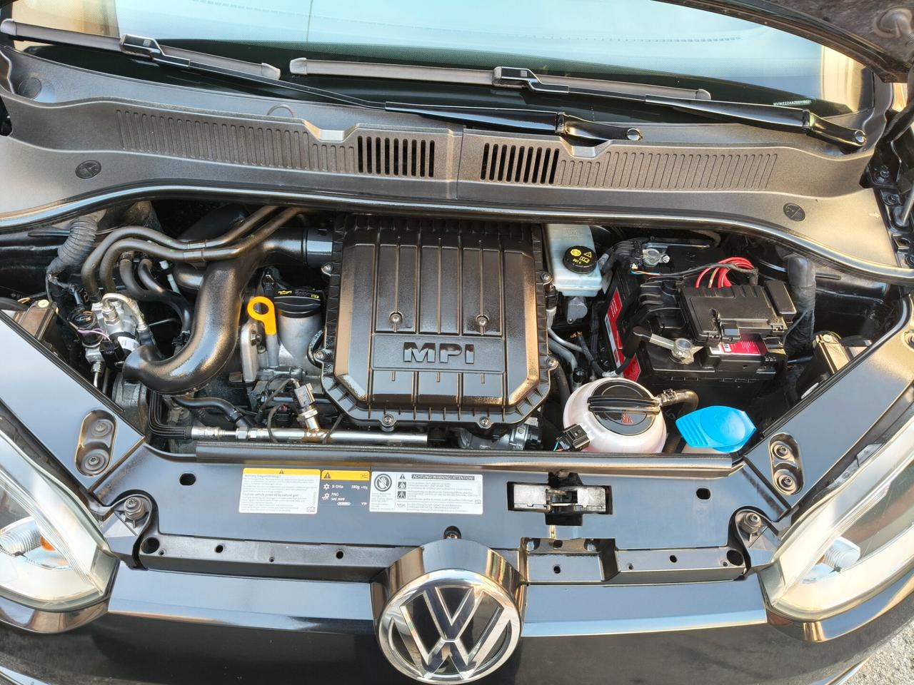 VOLKSWAGEN UP 1000 A METANO FULL OPTIONAL