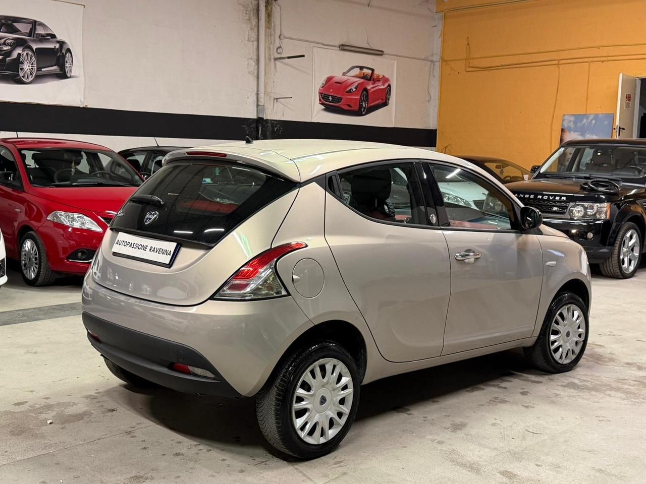 Lancia Ypsilon 0.9 TwinAir 85 CV 5 porte Metano Ecochic Gold