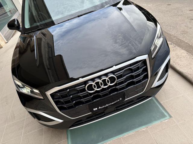 AUDI Q2 30 TDI S tronic Admired Advanced COCKPIT