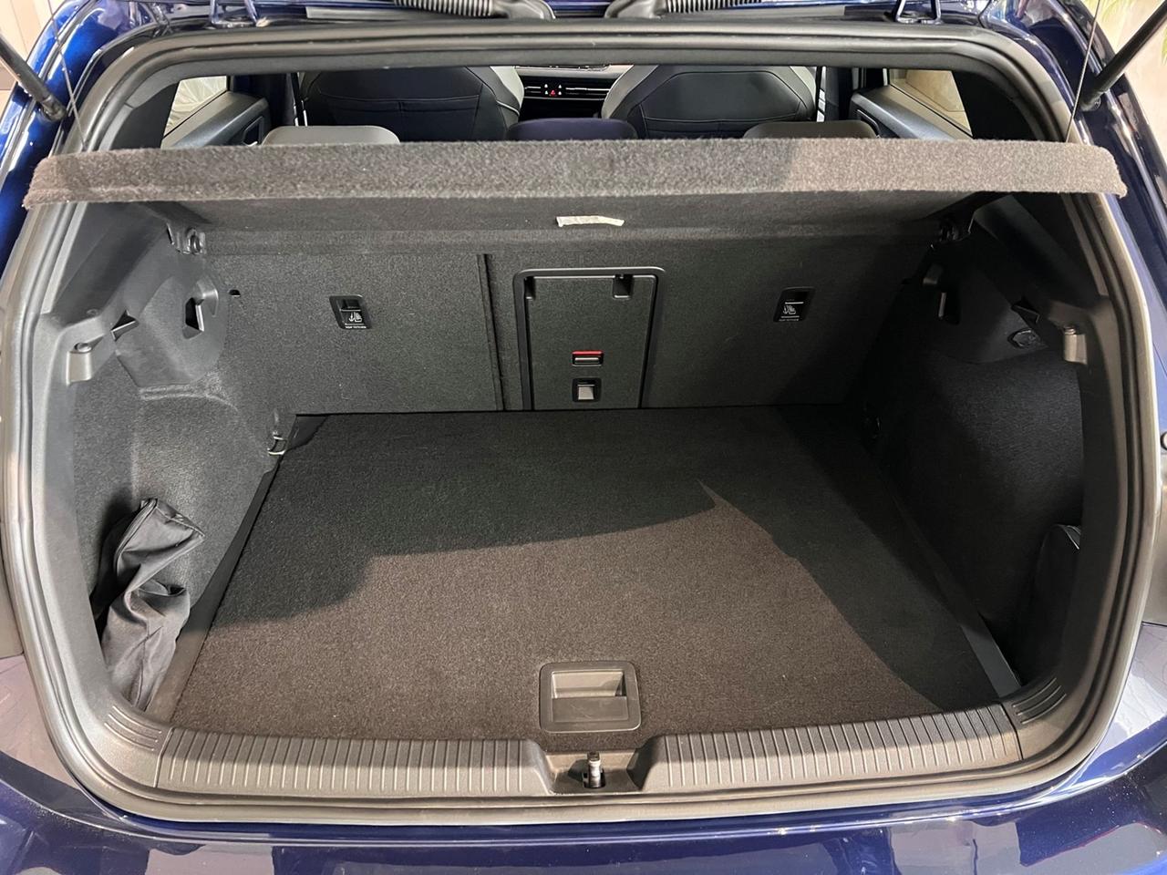 VOLKSWAGEN Golf VIII 2020 1.5 etsi evo R-Line 150cv dsg