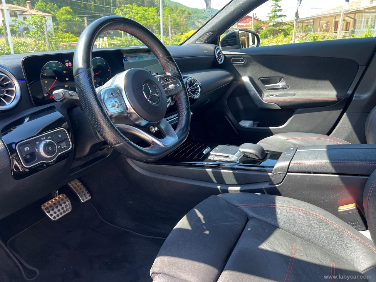 MERCEDES-BENZ A 200 d Automatic Premium