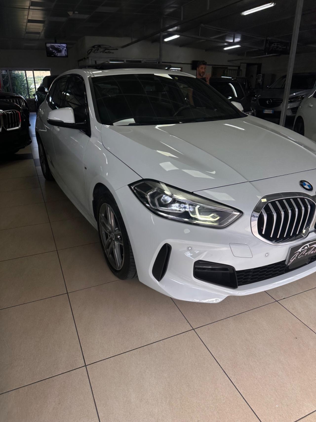 Bmw 118 118d 5p. Msport