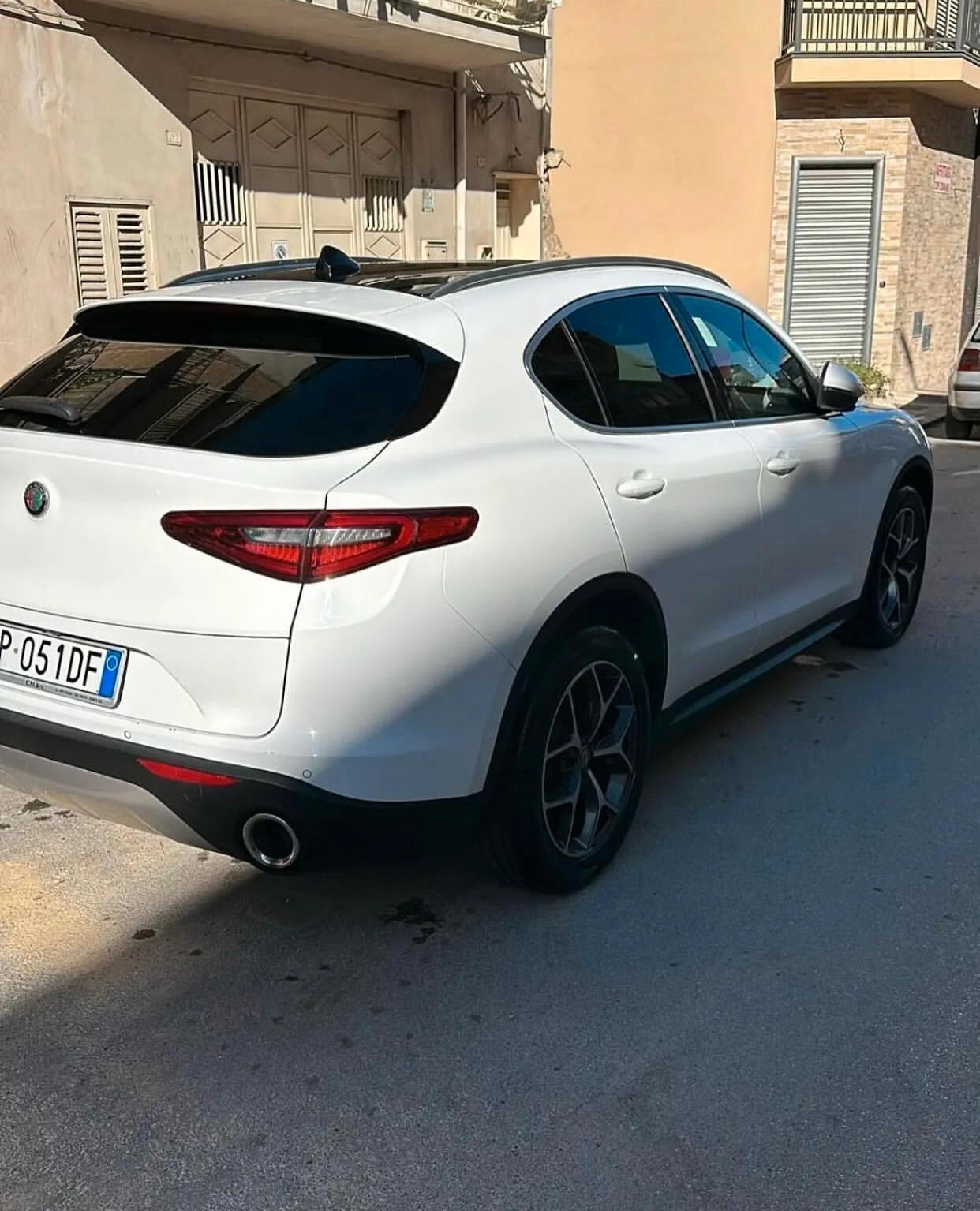 Alfa Romeo Stelvio 2.2 Turbodiesel 180 CV AT8 Q4 Executive