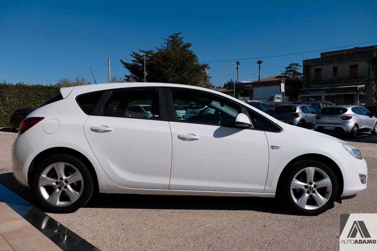 Opel Astra 1.7 CDTI 110CV 5 porte
