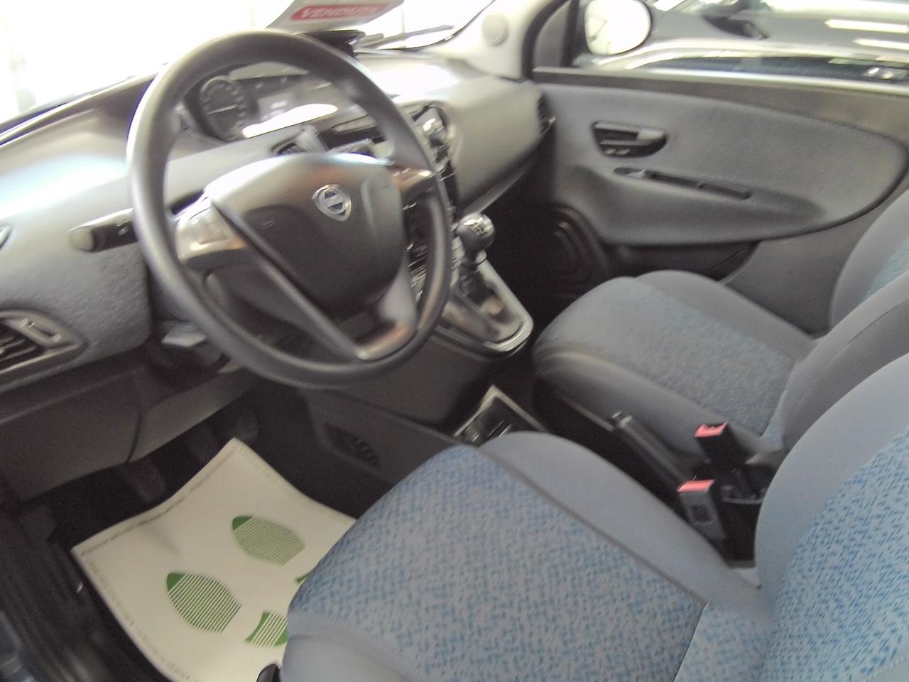 Lancia Ypsilon 1.0 FireFly 5 porte S&S BENZINA 2022 Silver