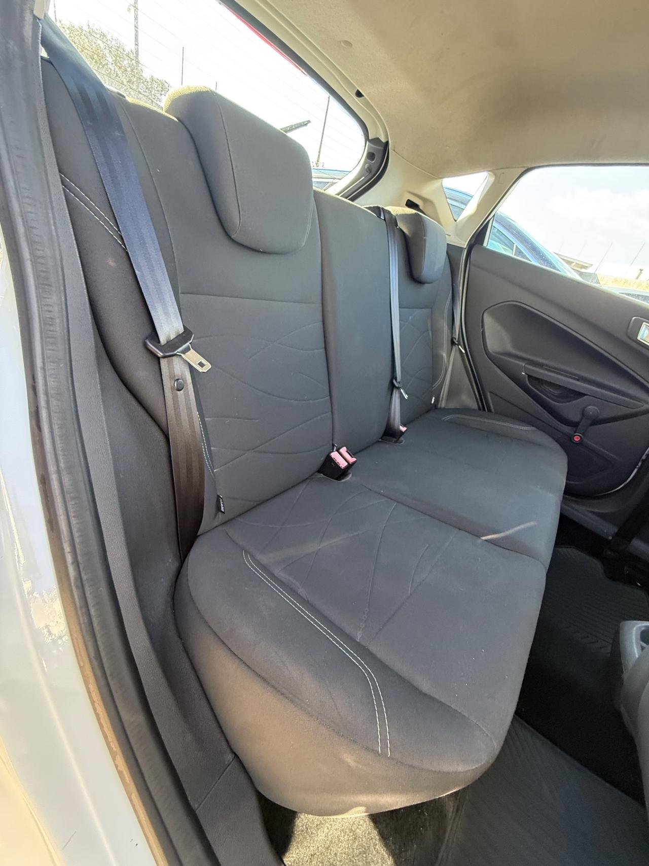 Ford Fiesta 1.4 5 porte GPL Business,Bluetooth,Clima,comandi al volante,ecc.